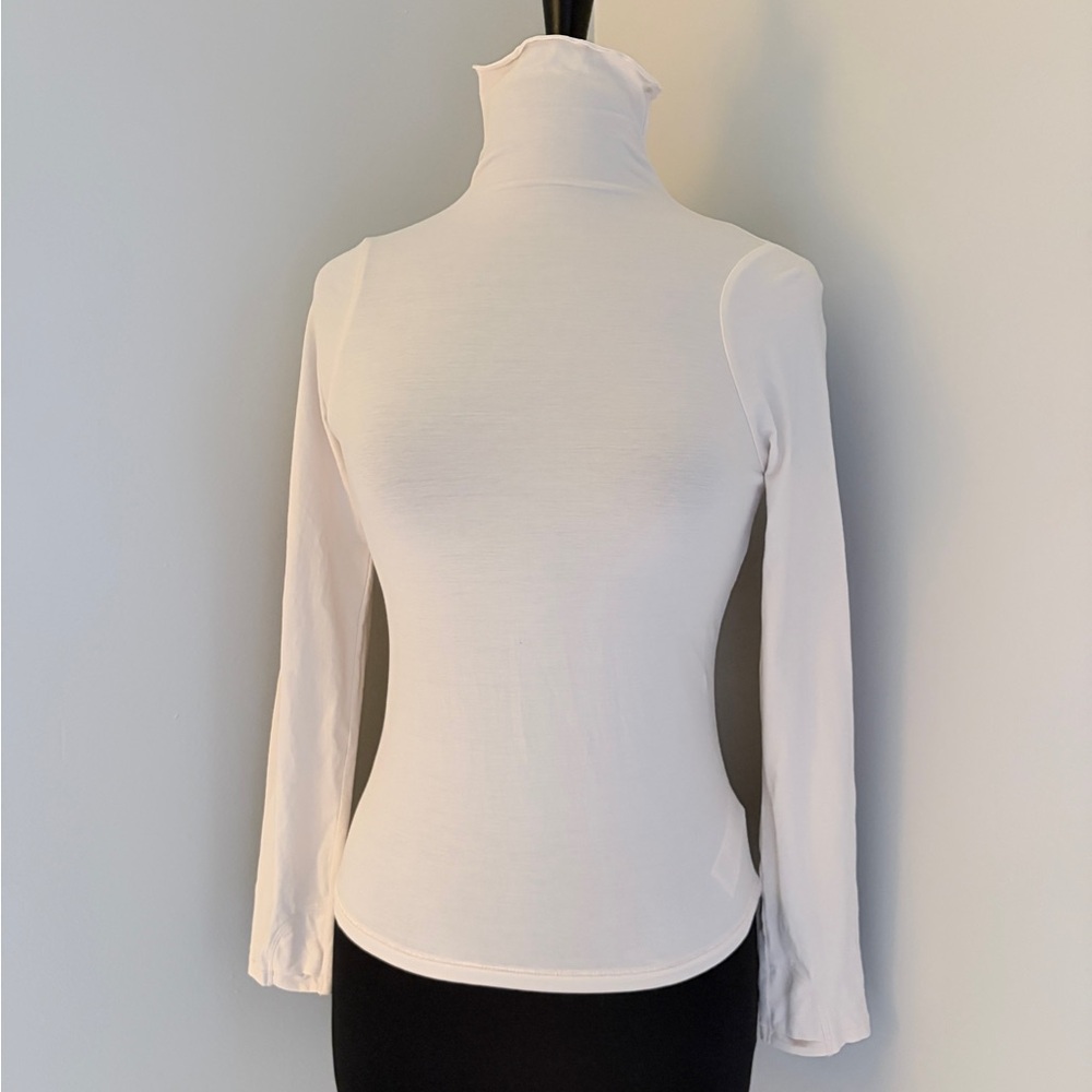 Athleta Girls  Cream Turtleneck Top Size 12